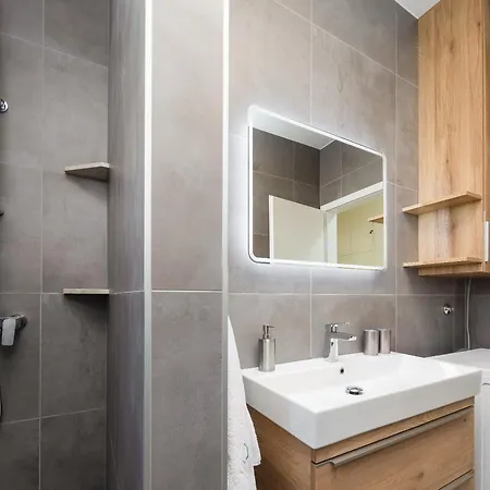 Dada Luxury A2 * Promajna